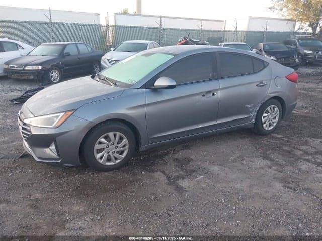 2019 HYUNDAI ELANTRA SE 2