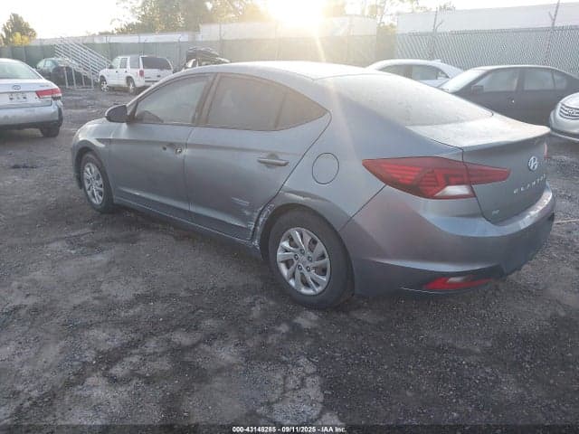 2019 HYUNDAI ELANTRA SE 3