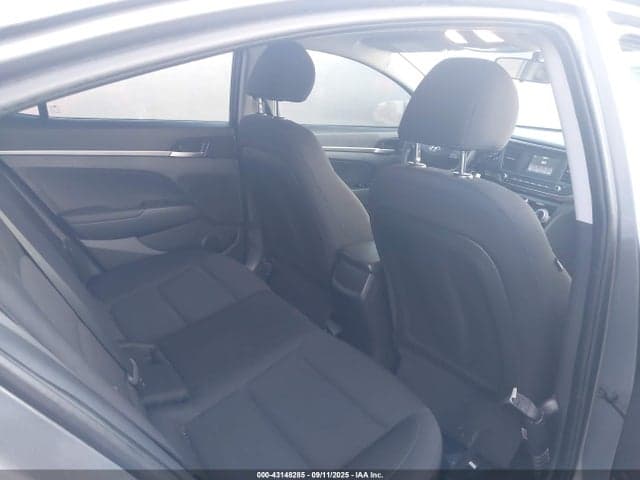 2019 HYUNDAI ELANTRA SE 8