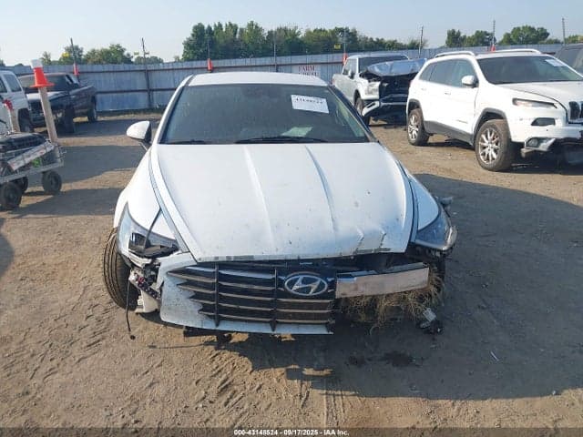 2020 HYUNDAI SONATA SE 11