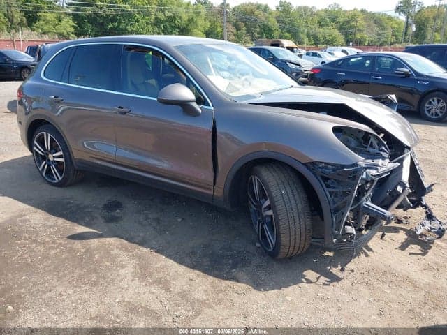2012 PORSCHE CAYENNE 1