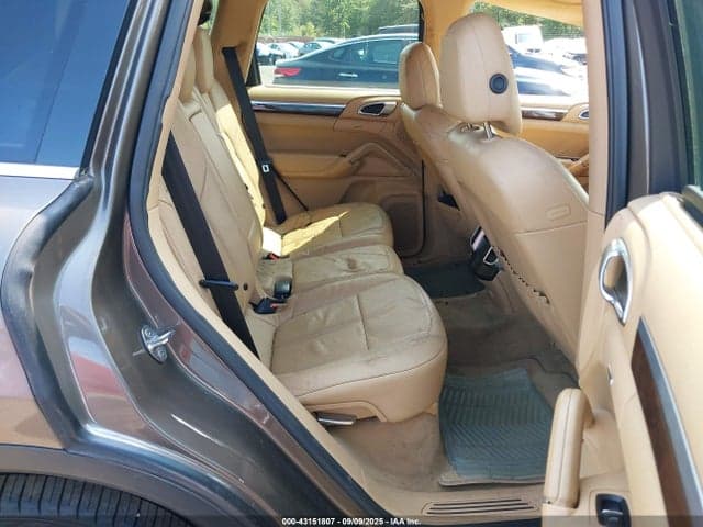 2012 PORSCHE CAYENNE 8