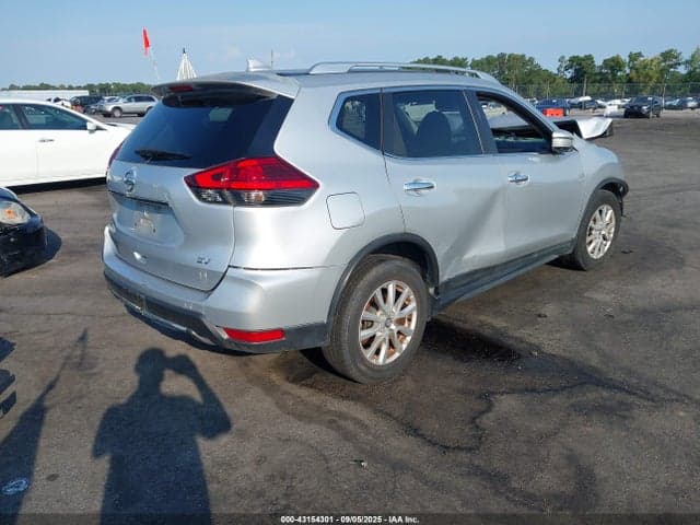 2017 NISSAN ROGUE SV 4