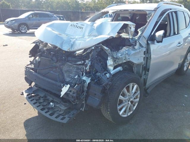 2017 NISSAN ROGUE SV 6