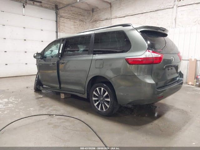 2018 TOYOTA SIENNA LE 7 PASSENGER 3