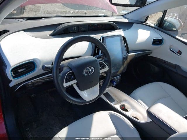 2018 TOYOTA PRIUS FOUR 17