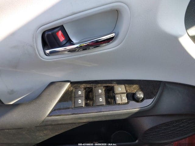 2018 TOYOTA PRIUS FOUR 19