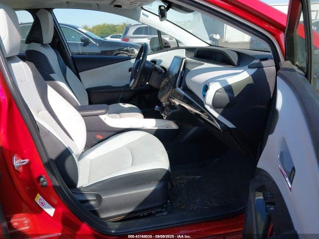 2018 TOYOTA PRIUS FOUR 5