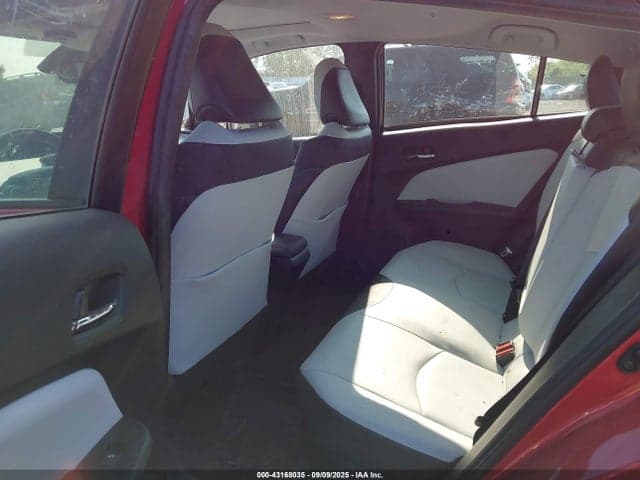 2018 TOYOTA PRIUS FOUR 8