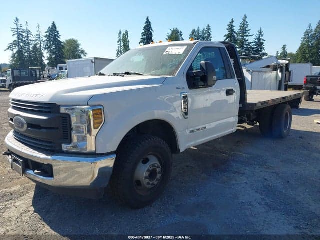 2019 FORD F-350 CHASSIS XL 2