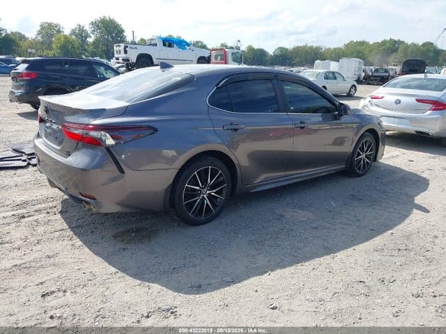 2024 TOYOTA CAMRY SE 4