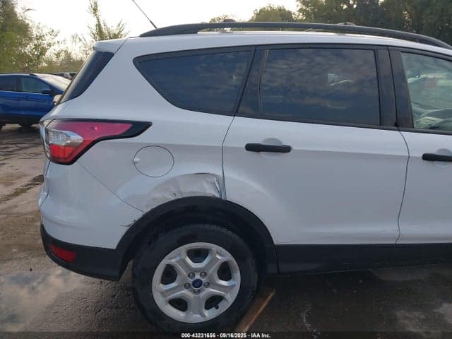 2017 FORD ESCAPE S 17