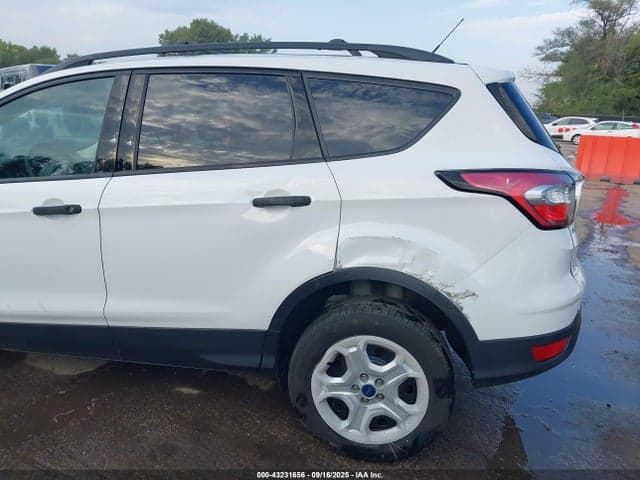 2017 FORD ESCAPE S 18