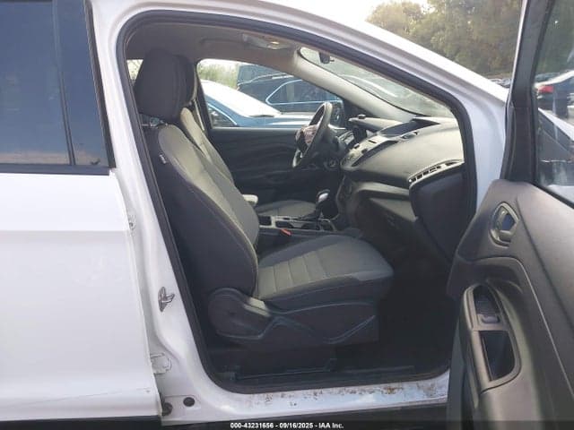 2017 FORD ESCAPE S 5