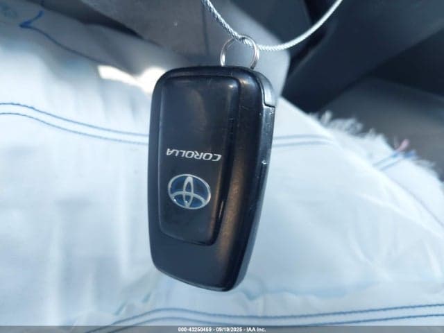 2022 TOYOTA COROLLA HYBRID LE 11