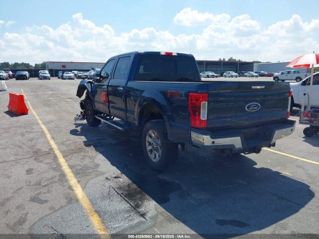 2017 FORD F-250 LARIAT 3