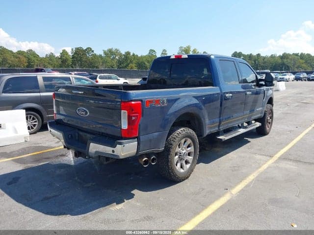 2017 FORD F-250 LARIAT 4