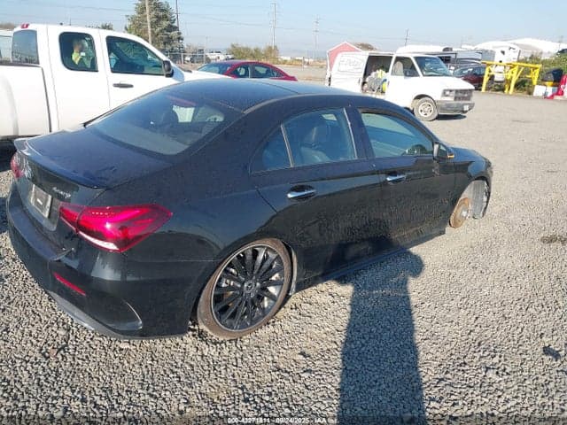 2022 MERCEDES-BENZ A 220 4MATIC 4