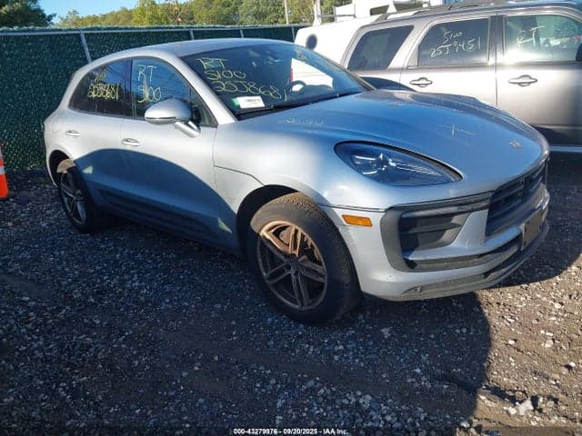 2024 PORSCHE MACAN T 1