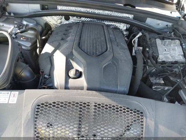 2024 PORSCHE MACAN T 10