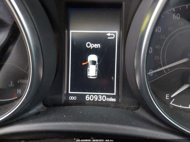 2018 TOYOTA COROLLA IM 7