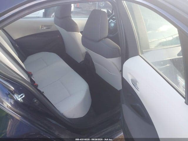 2021 TOYOTA COROLLA LE 8