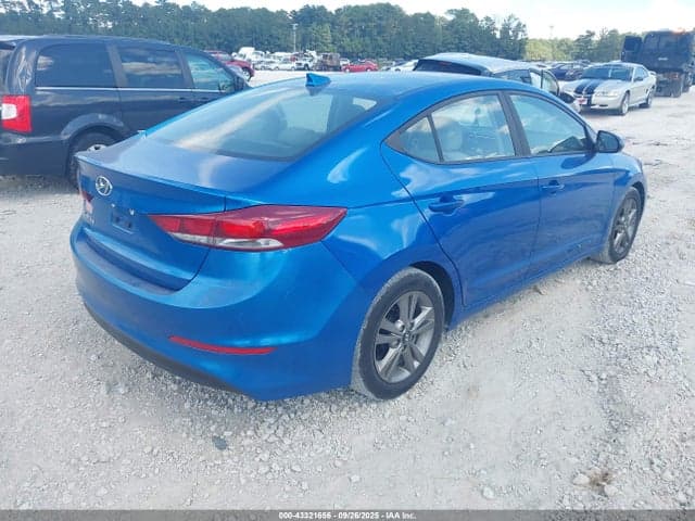 2017 HYUNDAI ELANTRA SE 4