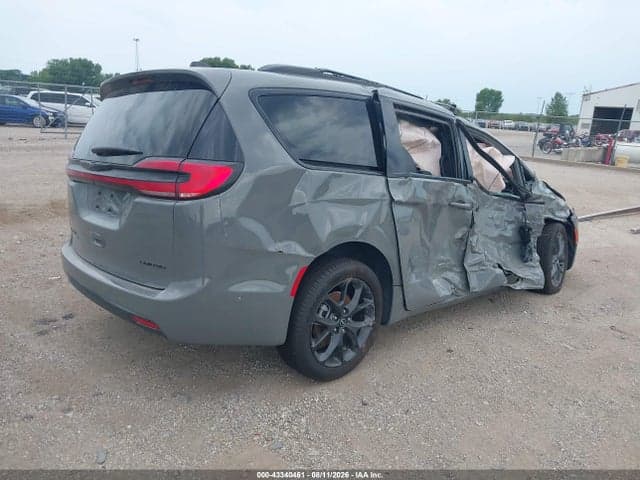 2025 CHRYSLER PACIFICA LIMITED 4
