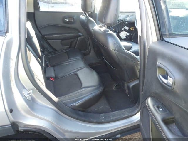 2018 JEEP COMPASS LATITUDE FWD 8