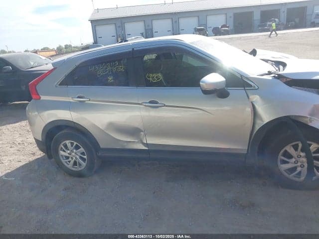 2019 MITSUBISHI ECLIPSE CROSS ES 13