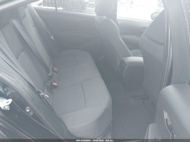 2022 TOYOTA COROLLA LE 8