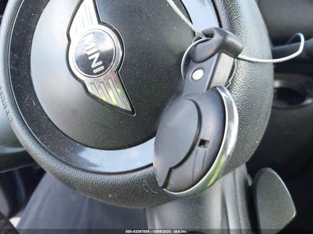 2013 MINI COUNTRYMAN COOPER 11