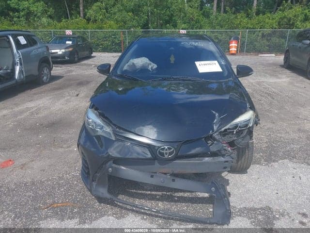2019 TOYOTA COROLLA SE 12