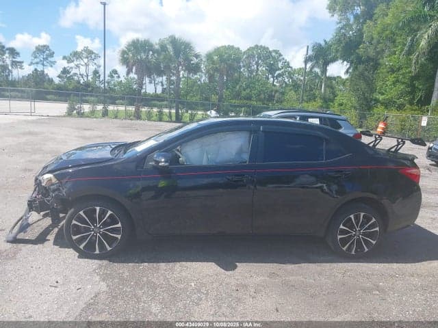 2019 TOYOTA COROLLA SE 14