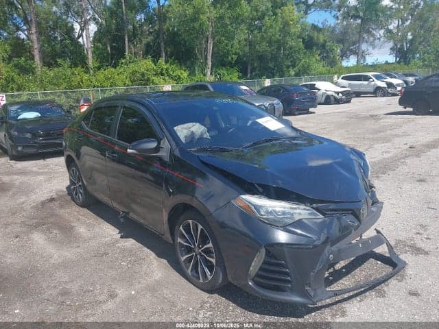 2019 TOYOTA COROLLA SE 18