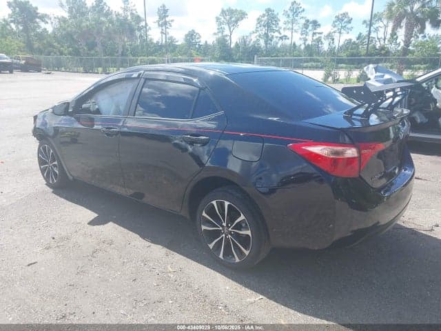 2019 TOYOTA COROLLA SE 3
