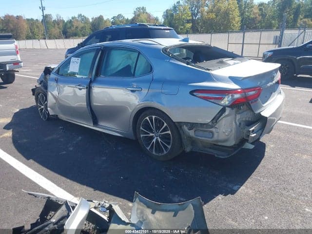 2019 TOYOTA CAMRY SE 3