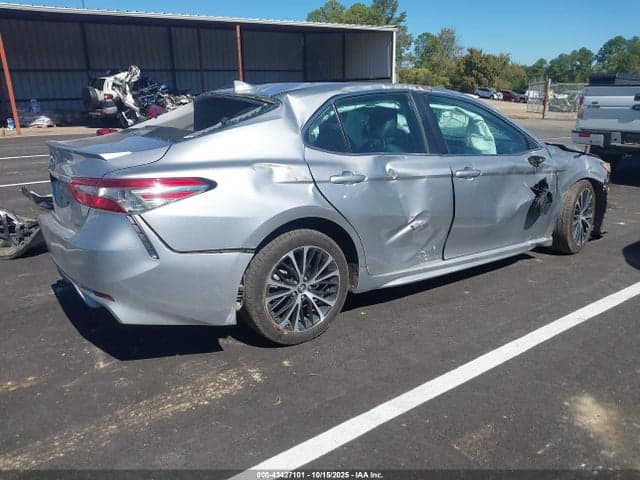 2019 TOYOTA CAMRY SE 4