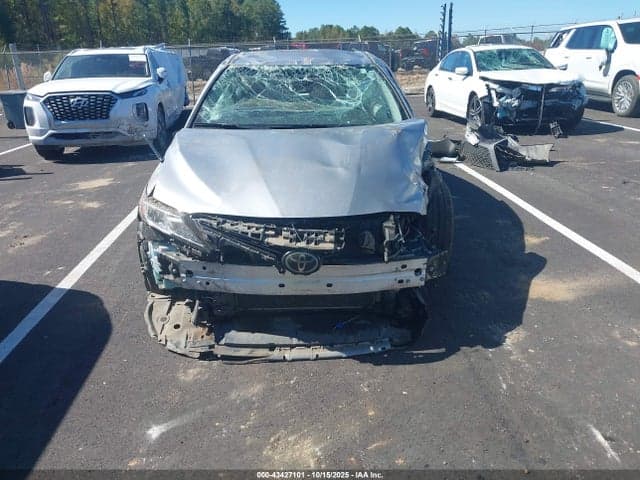 2019 TOYOTA CAMRY SE 6