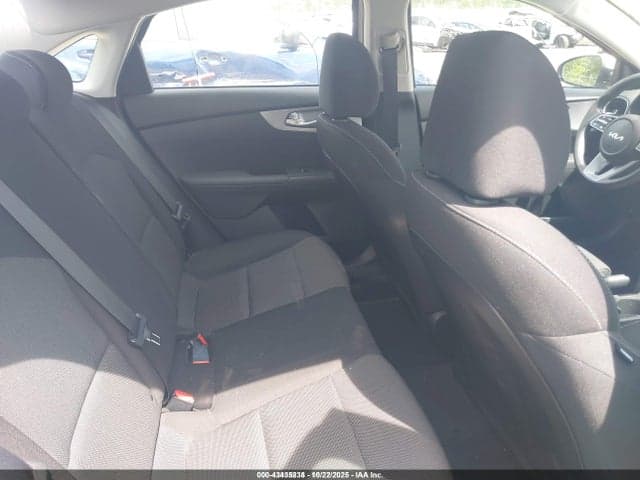 2022 KIA FORTE LXS 8