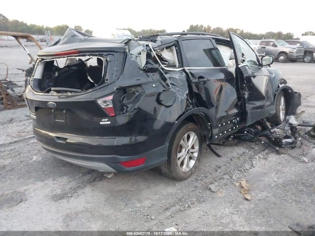 2017 FORD ESCAPE SE 4