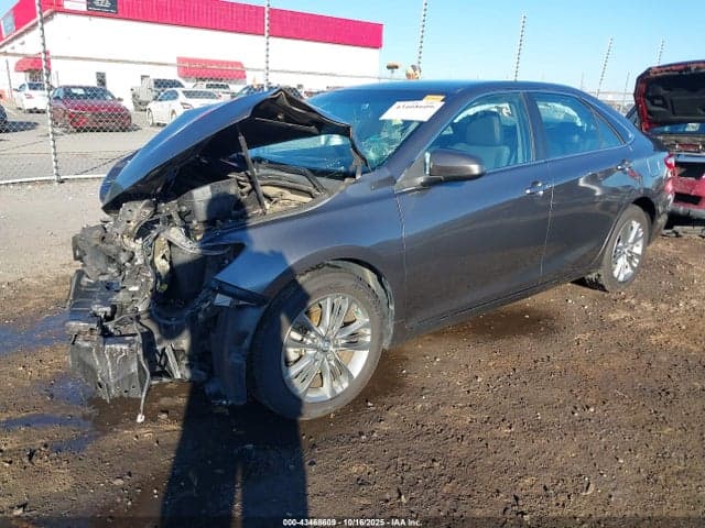 2016 TOYOTA CAMRY SE 2