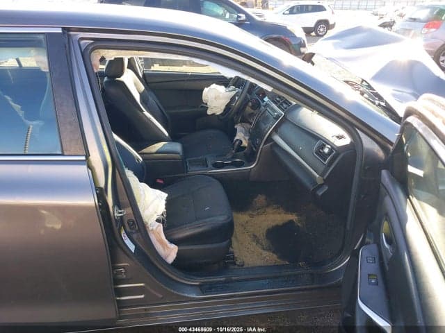 2016 TOYOTA CAMRY SE 5