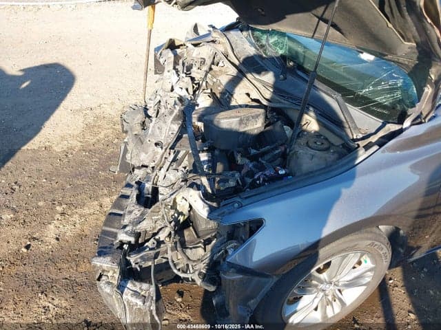 2016 TOYOTA CAMRY SE 6