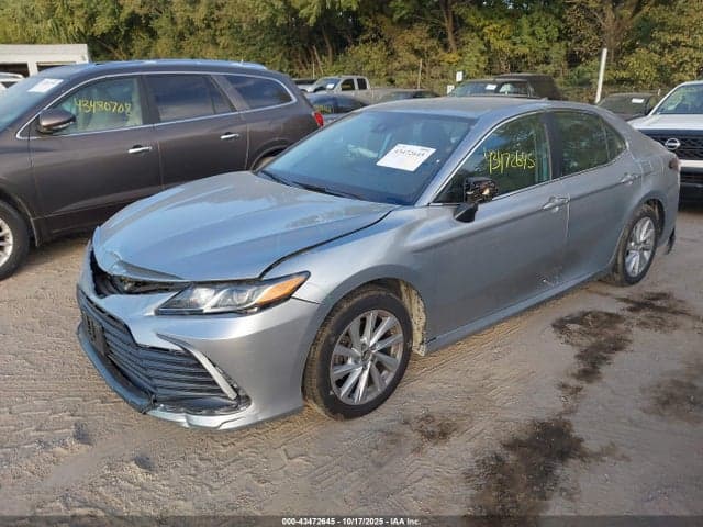 2022 TOYOTA CAMRY LE 2