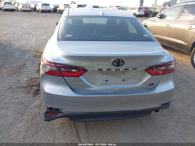 2022 TOYOTA CAMRY LE 18