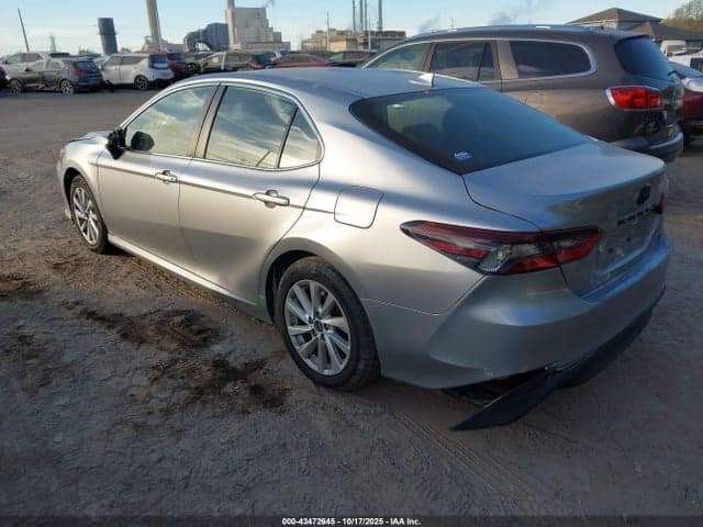 2022 TOYOTA CAMRY LE 3
