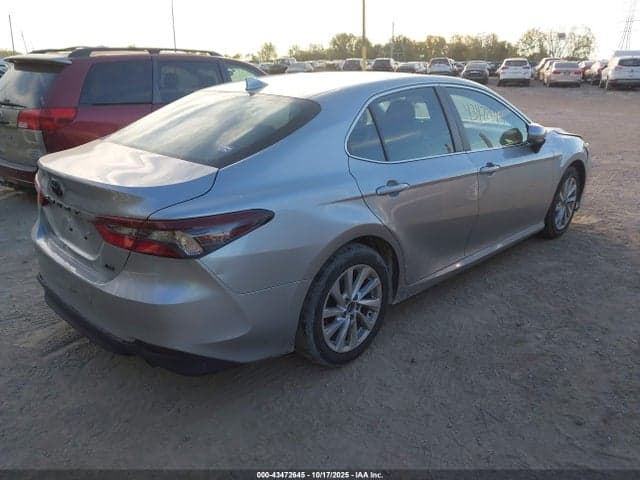 2022 TOYOTA CAMRY LE 4