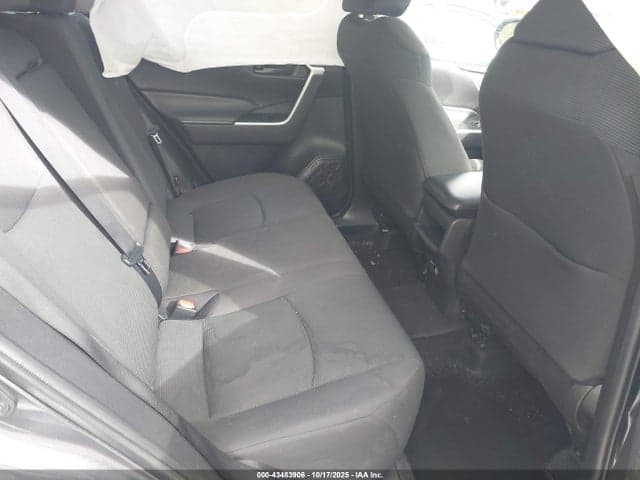 2021 TOYOTA RAV4 LE 8