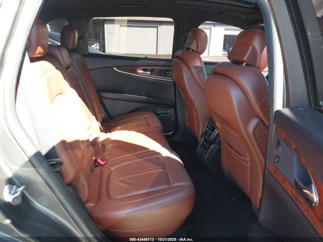 2019 LINCOLN NAUTILUS RESERVE 8